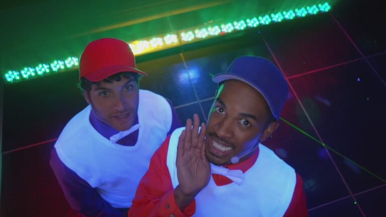 Happy Endings – 3×03 – Boyz II Menorah