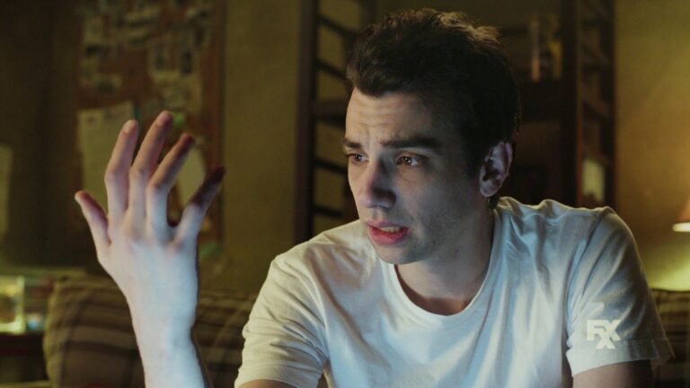 Man Seeking Woman 1×03 Pitbull