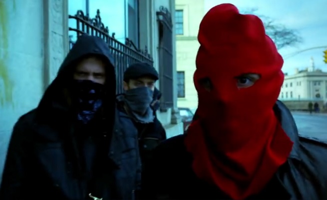 Gotham saison 1 - Gotham 1x17 : Red Hood red hood gotham 124332