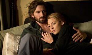 Romance - The Age of Adaline - J'ai deux amours Michiel Huisman left and 007