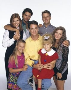 Lifetime - Cast et teaser du téléfilm sur les coulisses de LA FETE A LA MAISON fullhouse29f 1 web