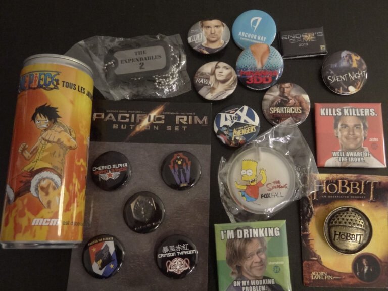 CONCOURS TERMINE : gagnez un lot de goodies Blue Bloods, One Piece, Simpsons, Dexter, Pacific Rim…