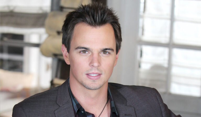 Rencontre avec Darin Brooks : Blue Mountain State saison 4 et comment fonctionne un soap comme Amour, gloire et beauté