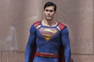 metallo - Metallo vs Superman chez Supergirl tyler hoechlin celeb snaps 072916