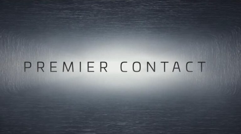 premier contact critique