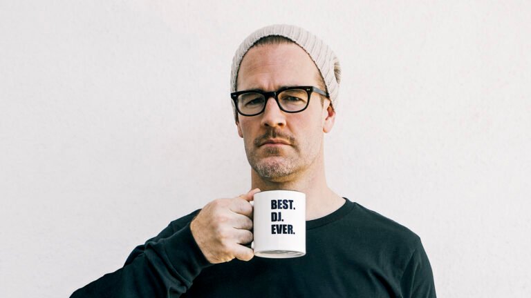 WHAT WOULD DIPLO DO?