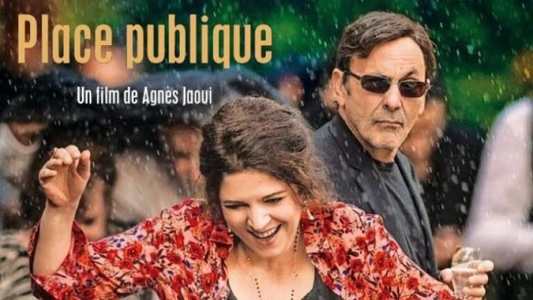 Place Publique : sous la plage, les pavés