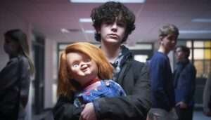 chucky - Chucky : une adaptation en série qui fait oublier les suites ratées zackary arthur chucky
