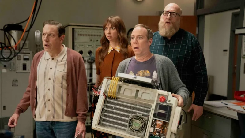 Stuart Fails to Save the Universe (HBO Max) : Community et Future Man ont un enfant 3 Stuart Fails to Save the Universe